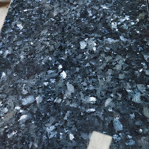 Granite bleu perle - Comptoir de cuisine et de salle de bain moderne, surface polie durable - Product Image 2