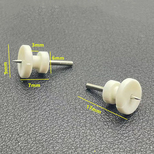 Mini crochets invisibles en plastique, crochets simples de 3 mm, 6 mm, 7 mm, 9 mm, 17 mm pour accrocher des photos au mur, des cordons d'éclairage, des câbles - Product Image 1