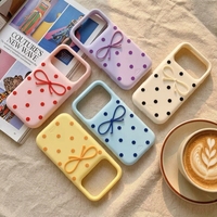 Coque en silicone à pois avec nœud 3D pour iPhone 17 16 15 14 13 Pro Max