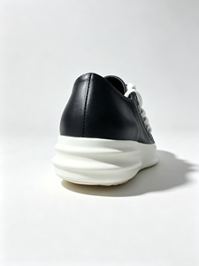 Chaussures en cuir véritable à enfiler, design à lanières, semelle en caoutchouc unique, chaussures décontractées - Product Image 2