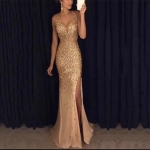 Robe de soirée longue en sequins dorés, col cœur, fente, superposition transparente, coupe sirène, pour événements formels - Product Image 4