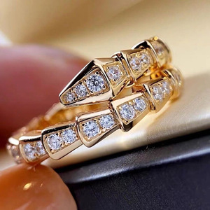 Anillo de Hueso de Serpiente para Mujer, Tono Dorado, con Circonitas y Diamantes, Diseño de Animal del Zodíaco, Joyería de Boda, Regalo, Diseño Abierto de Resorte RS316 - Product Image 1