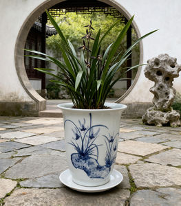 <span class=keywords><strong>Pot</strong></span> de fleur en céramique à motif d'orchidées bleues et blanches, jardinière en porcelaine avec soucoupe pour la décoration intérieure <span class=keywords><strong>Pot</strong></span> de bonsaï en céramique bleue et blanche - Product Image 4