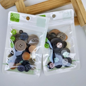 Juegos de botones para tiendas de dólar, botones en bolsas, botones de varios tamaños, venta al por mayor para tiendas de dólar. - Product Image 1