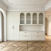 Armoire de chambre haut de gamme en bois massif avec miroir, porte battante, tringle à vêtements, meuble pour hôtel et appartement