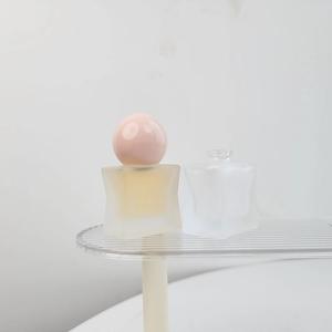 Thiết Kế Mới Frost Phun Đa Màu Sắc 15Ml Chai Vai Phẳng Tùy Chỉnh Rỗng Chai Phun Bơm Bóng <span class=keywords><strong>Cap</strong></span> Chai Nước Hoa - Product Image 4