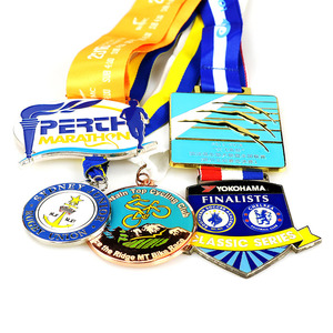 Medallas personalizadas de trote de pavo de 1er lugar para estudiantes de Bádminton de gimnasia Carnaval León Pharos Técnica de fundición de metal Deportes UV - Product Image 6