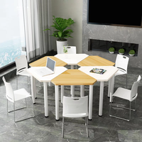 Table combinée triangle et trapèze, pouvant être connectées pour former une table circulaire, adaptée aux écoles primaires et secondaires