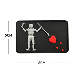 Cướp biển phòng thí nghiệm Giáo sư PVC Silicone mềm keo tinh thần huy hiệu ba-pronged trái tim màu đỏ vá armband tùy chỉnh kích thước khả năng chịu nước - Product Image 6