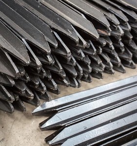 Palo a Stella in Acciaio al Carbonio Trattato Termicamente e Zincato, Standard AU, per Recinzioni di Allevamenti e Cortili, Facilmente Assemblabile - Product Image 6