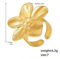 Parures de Bijoux de Mode en Acier Inoxydable, Plaqué Or 18 Carats, Parure Forme Fleur Collier Bracelets et Bague pour Femme