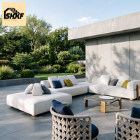 Ensemble de canapés modulaires incurvés modernes, fauteuil lounge en rotin tressé, table basse, tissu bouclé, accents en bois, pour villa, jardin, patio