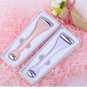 Rodillo <span class=keywords><strong>de</strong></span> Masaje Facial <span class=keywords><strong>de</strong></span> Doble Cabeza <span class=keywords><strong>de</strong></span> Acero Inoxidable para Lifting Facial y Relajación <span class=keywords><strong>de</strong></span> la Piel, Rodillo <span class=keywords><strong>de</strong></span> Masaje Metálico con Caja <span class=keywords><strong>de</strong></span> Regalo - Product Image 3