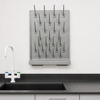 Séchoir de laboratoire moderne en PP avec crochets réglables et plateau de drainage pour hôpitaux, ateliers, écoles et entrepôts