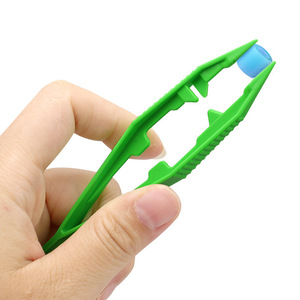 Pincettes en plastique à pointe plate et incurvée, 11x2cm, en forme de plante, jouets scientifiques pour enfants, expériences, usage domestique, unisexe - Product Image 3