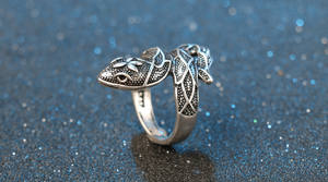 Offre Spéciale <span class=keywords><strong>pas</strong></span> <span class=keywords><strong>cher</strong></span> bijoux en gros Lot mode serpent anneaux pour femmes tibétain <span class=keywords><strong>argent</strong></span> alliage trois rangées strass <span class=keywords><strong>parure</strong></span> - Product Image 4