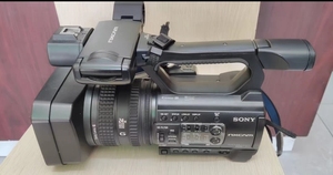 กล้องวิดีโอระดับมืออาชีพ Sony HXR-NX100 Full HD NXCAM - Product Image 2