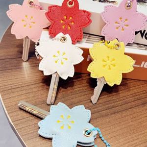 Protector de Llaves Multifuncional y Elegante con Diseño Floral, para Llaves de Casa, Colorido Soporte para Llaves con Diseño de Flor de Cerezo - Product Image 1