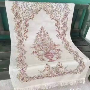 Alfombra de Oración Floral Gruesa Bordada en Raschel, Tapete Islámico para Exportación, Apta para Picnics y Campamentos en Casa - Product Image 1