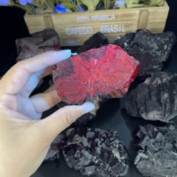 Vente en gros de spécimens minéraux bruts de fluorite naturelle du Pakistan, cluster de cristaux fluorescents rouges, pierre de guérison, décoration intérieure, collection