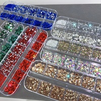 Coffret de 12 compartiments d'accessoires pour nail art : Strass ultra-brillants à fond plat, cristaux en verre pour DIY ongles