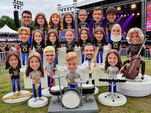 Figurines personnalisées en résine à tête oscillante – Poupées de groupe ou d'équipe personnalisées pour cadeau d'anniversaire d'entreprise, objets de collection pour musiciens - Product Image 2