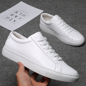 Zapatillas de Cuero Blancas Clásicas con Logotipo Personalizado, de Caña Baja, Modernas y Casuales para Hombre - Product Image 3
