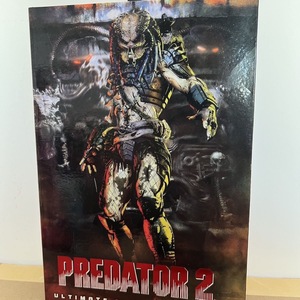 Figurine articulée NECA Predator P2 Greyback Elder de 7 pouces en PVC avec emballage en boîte colorée - Product Image 6