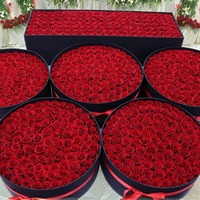 Rose éternelle stabilisée personnalisée avec logo, fleurs éternelles stabilisées pour cadeau d'Octobre Rose en Croatie, décoration intérieure jaune, vente en gros