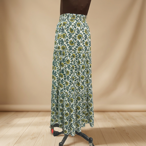 Falda larga escalonada con estampado floral para mujer |   Falda Casual Boho 100% Algodón con Cintura Elástica |   Fabricante Ecológico de OEM y ODM - Product Image 3