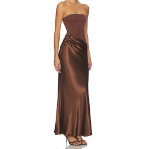 Abito lungo <span class=keywords><strong>da</strong></span> donna elegante <span class=keywords><strong>da</strong></span> <span class=keywords><strong>sera</strong></span>/festa, senza spalline, in raso color cioccolato, con cut-out in vita, modello aderente, personalizzato OEM - Product Image 3
