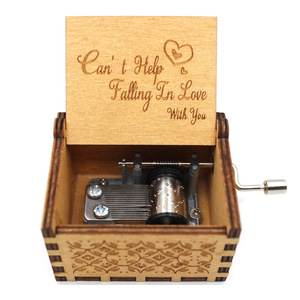 Caja Musical de Madera Única con Manivela, 6.4x5.2x4.2cm, Regalos para Navidad y Cumpleaños - Product Image 5