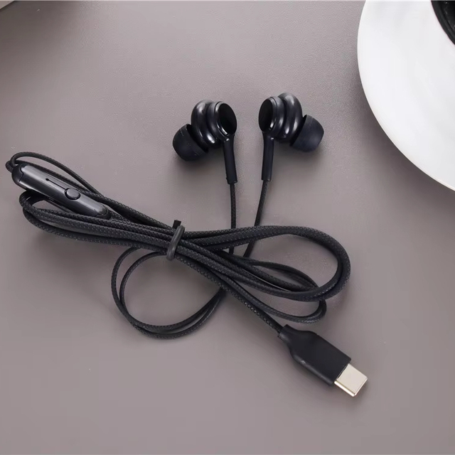 Factory CY-010 Wired Earphone Type C Key Control Clear Sound Sports for Earbuds Headphone in Ear Gaming Bass With Microphone