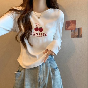 Camiseta de manga larga de algodón acanalado con elastano para mujer, nueva colección primavera-otoño, versátil, con diseño de dibujos animados, dobladillo curvo, ideal como capa base. - Product Image 4