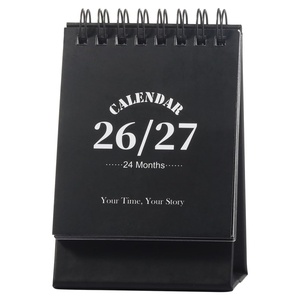 Calendrier de bureau exécutif mettant en valeur des citations inspirantes et offrant une ample place pour les notes pour la définition des objectifs professionnels - Product Image 1