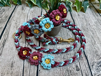 Collier et laisse pour chien en paracorde tressé avec perles florales faites à la main et personnalisables, avec clip rapide