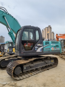 Excavatrice diesel hydraulique utilisée par original de Kobelco SK200 d'équipement lourd avec l'excellent prix concurrentiel de représentation à vendre - Product Image 4