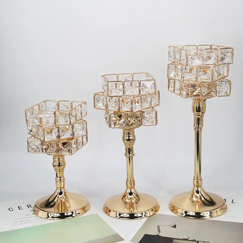 Européenne de mariage en fer forgé en métal galvanisé trois pièces en fer forgé vintage en cristal chandelier