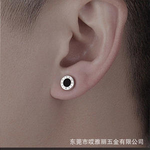 Pendientes con clip de aleación de zinc con forma de bola y diseño geométrico para hombres, no requiere perforación - Product Image 4