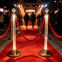 Poteau de délimitation LED en acrylique avec boule de cristal et base dorée, barrière en corde de velours pour mariages, tapis rouge, hôtels, fêtes, musées et événements