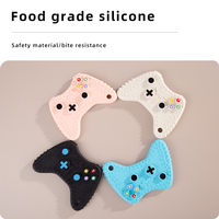 Vente en gros Faible MOQ Jouet de dentition en silicone type manette de jeu certifié CPC de qualité alimentaire pour bébé, jouet de dentition molaire alphabet sans BPA pour cadeau de baby shower aux États-Unis