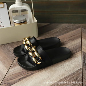Latest Summer Outdoor Large Size Lady Design Faux Leather Toe Metal Gold Chain Detail Women Sandals and Slippers - Product Image 5