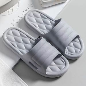 Chaussons d'extérieur respirants antidérapants en PVC à semelle souple pour hommes – Été - Product Image 4