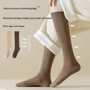 جوارب نسائية مضلعة للخريف والشتاء، سميكة ودافئة، مضادة للرائحة، ماصة للعرق، مضادة للبكتيريا، فوق الركبة، جوارب طويلة غير زلقة - Product Image 3