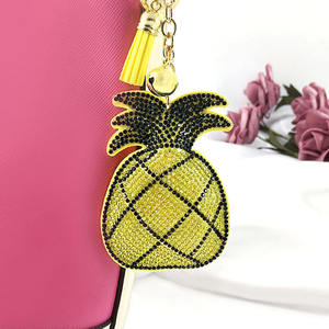 Nouveau style Strass porte-clés ananas <span class=keywords><strong>banane</strong></span> velours Coréen Diamant clé chaint avec cristal <span class=keywords><strong>sac</strong></span> à main pendentif - Product Image 4
