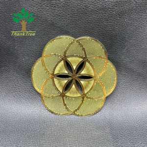 Stock di fabbrica souvenir religioso indiano regalo placcato oro seme della vita carta energetica in metallo - Product Image 1