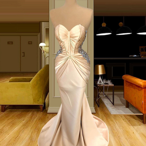 Vestido <span class=keywords><strong>de</strong></span> <span class=keywords><strong>Novia</strong></span> <span class=keywords><strong>de</strong></span> <span class=keywords><strong>Alta</strong></span> <span class=keywords><strong>Costura</strong></span> Personalizado <span class=keywords><strong>de</strong></span> Satén con Cuentas, Sin Tirantes, con Abertura <span class=keywords><strong>Alta</strong></span>, Estilo Pasarela, con Cola - Product Image 2
