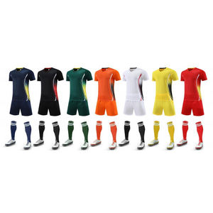 Kit de entrenamiento de fútbol de malla de poliéster personalizable OEM camisetas de fútbol Venta caliente técnica de sublimación conjuntos de estilo superior para equipos - Product Image 1