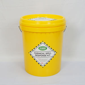 Kit de déversement de produits chimiques SABERChemical durable de 30 litres avec seau pour le nettoyage chimique en cas d'incidents de moyenne gravité et la protection des travailleurs - Product Image 1