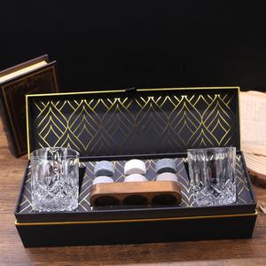 Pierres à whisky rondes en granit de qualité supérieure, <span class=keywords><strong>2</strong></span> verres en cristal, plateau de rangement en bois dur, élégant, boîte-cadeau - Product Image 4